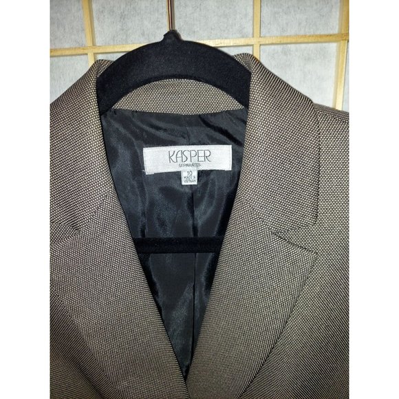 KASPER 2 Piece Pant Suit; Short jacket with straight style pants (Jacket Size 10 - Picture 5 of 6